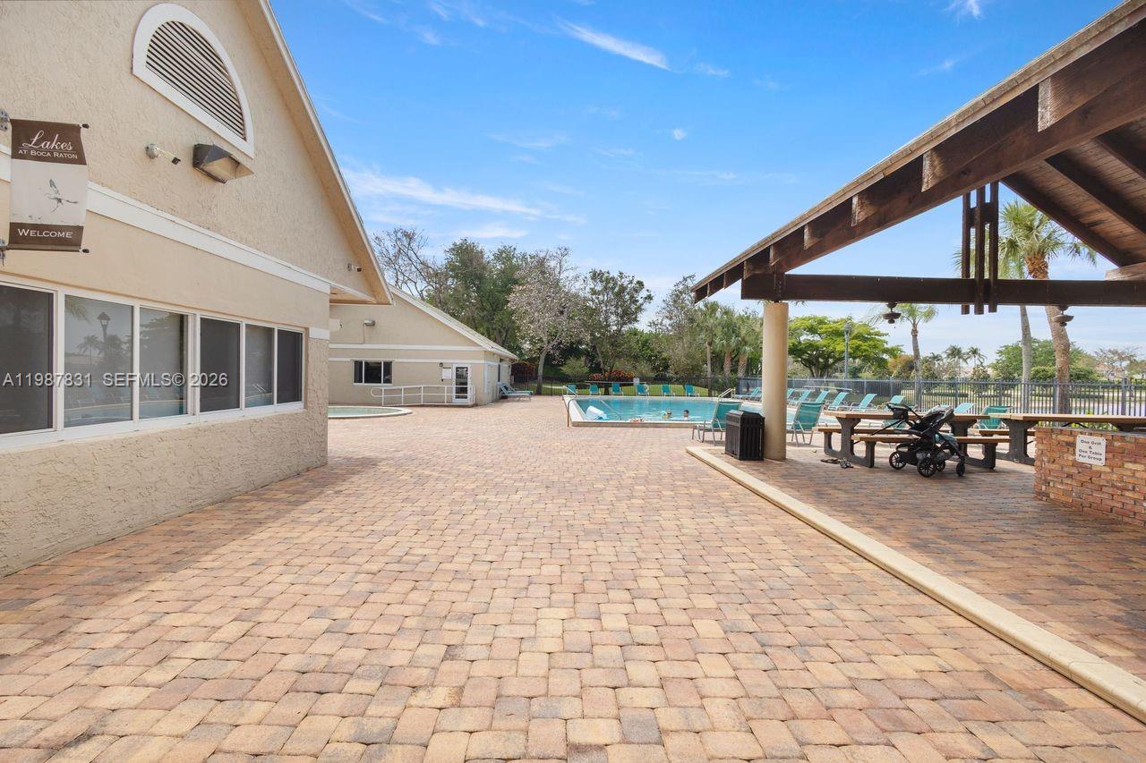 18551 Woodstream Dr Boca Raton, FL 33498