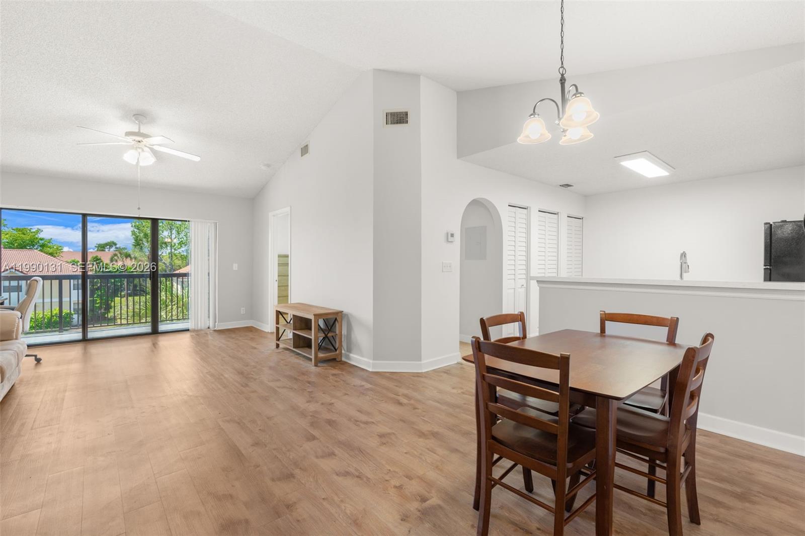 5761 Riverside Dr #304B4 Coral Springs, FL 33067