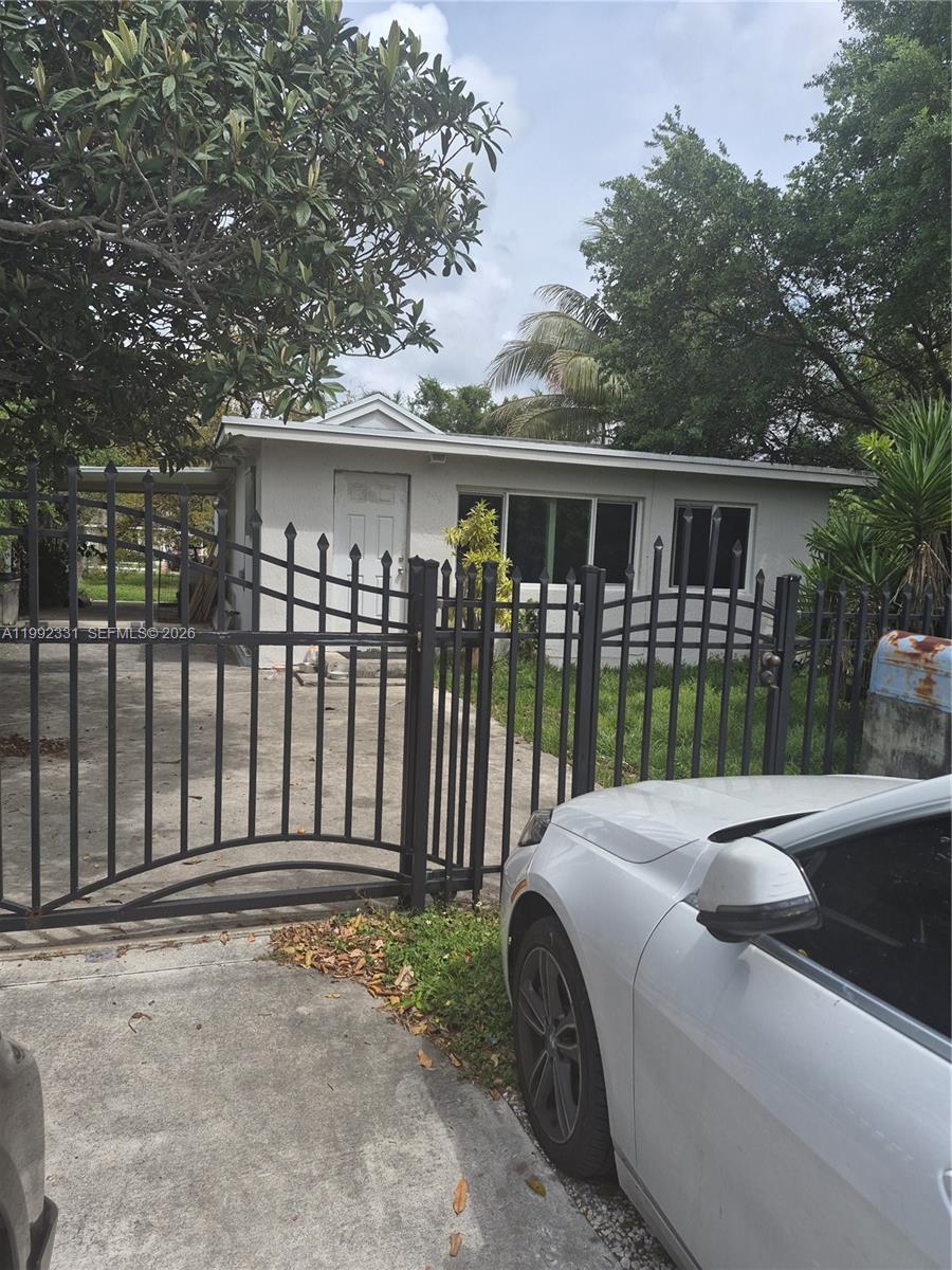 399 NW 98th St Miami, FL 33150