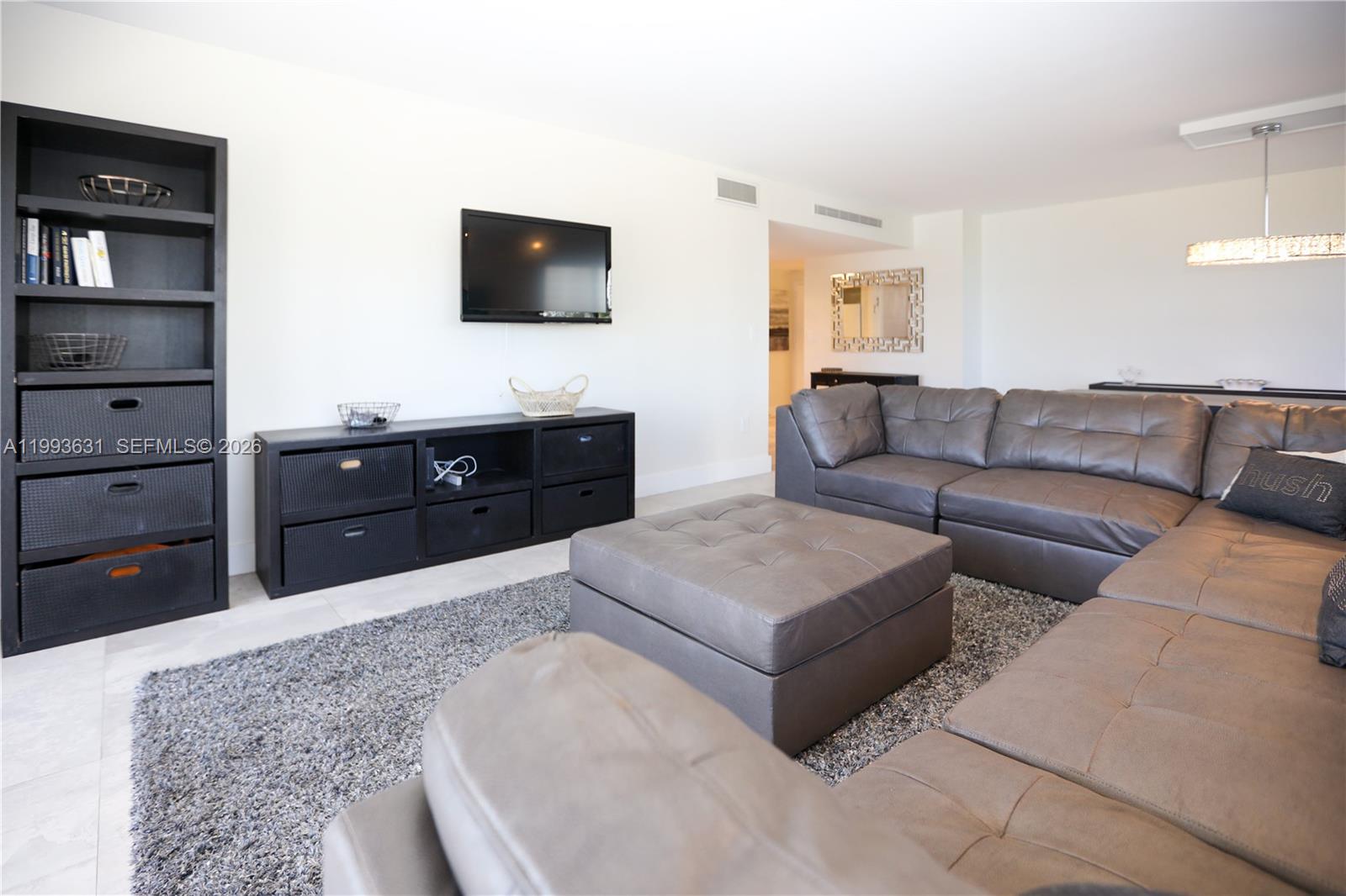 image Arlen House Condo6