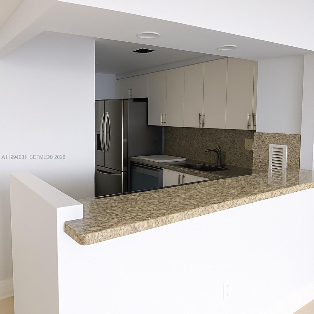 1865 79th St Cswy #15F North Bay Village, FL 33141