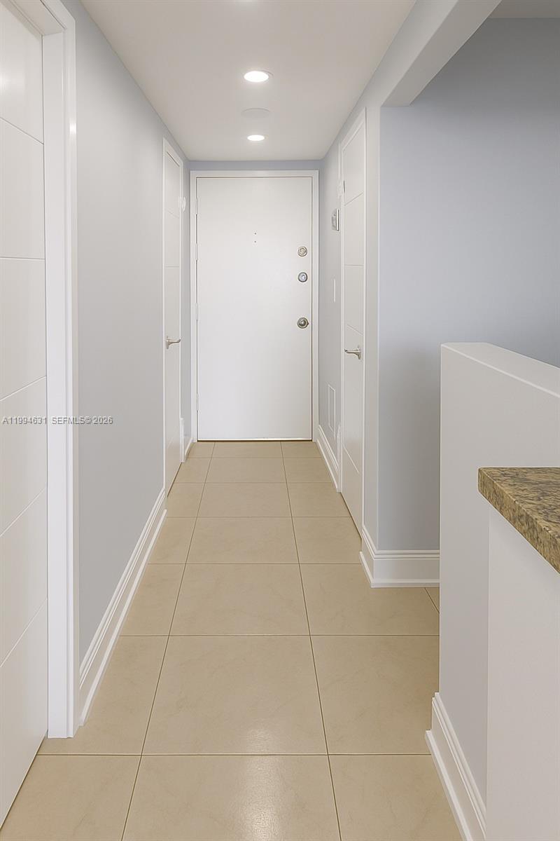 1865 79th St Cswy #15F North Bay Village, FL 33141