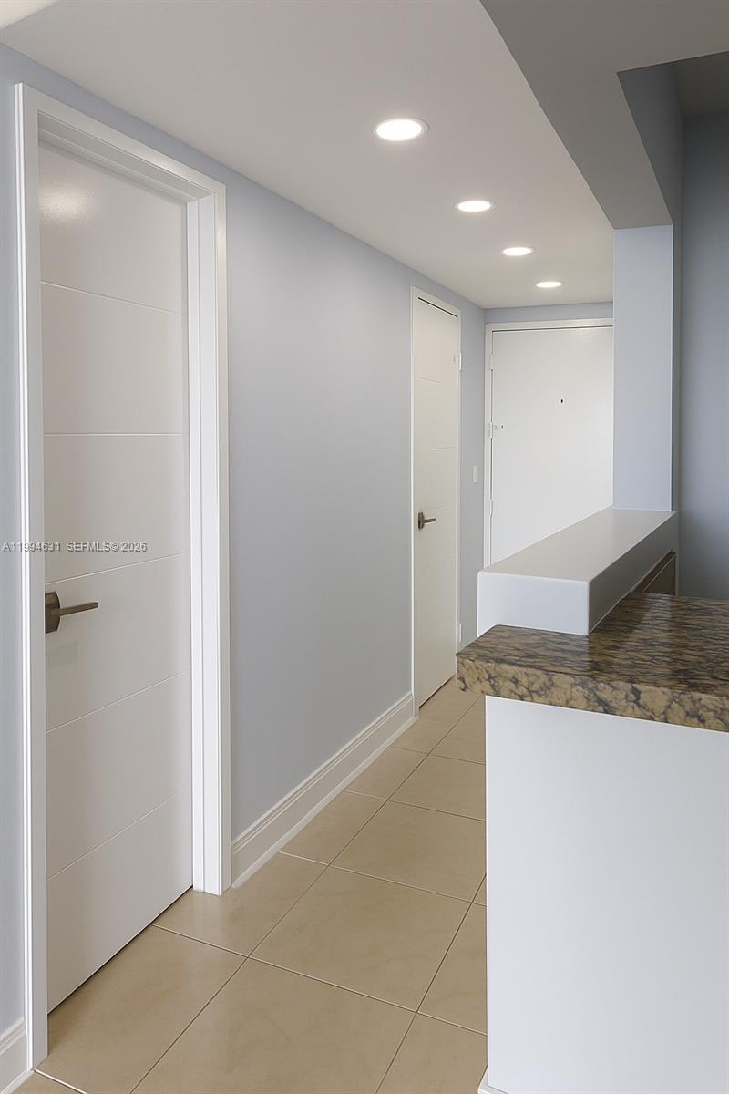 1865 79th St Cswy #15F North Bay Village, FL 33141