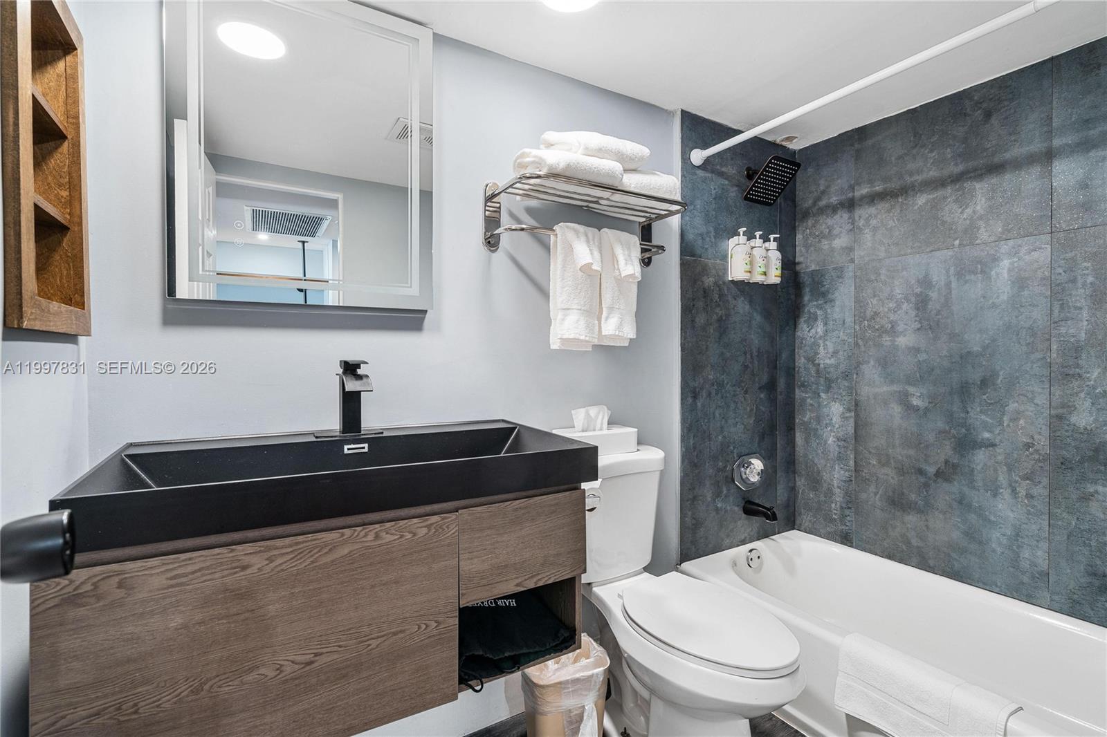 19201 Collins Ave #324 Sunny Isles Beach, FL 33160