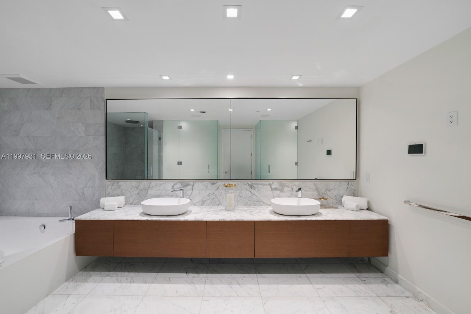 10203 Collins Ave #2501 Bal Harbour, FL 33154