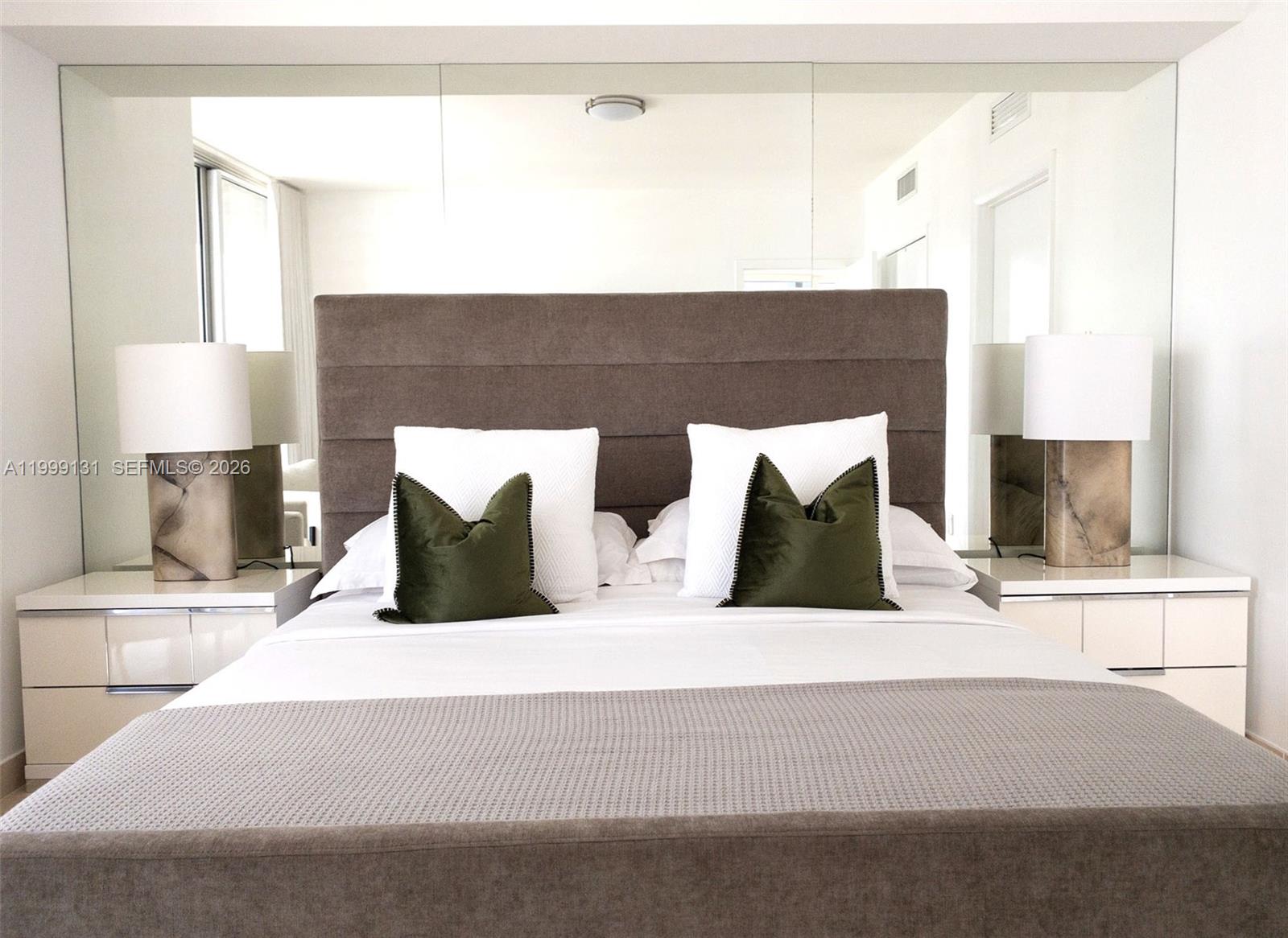 image Icon Brickell I6