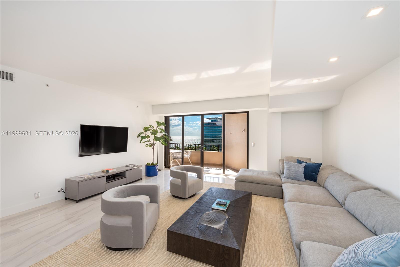 201 Crandon Blvd #923