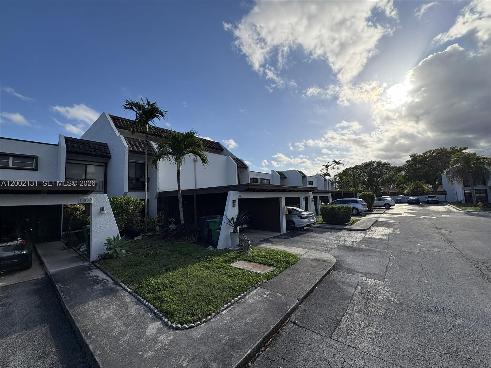 6530 Kendale Lks Dr #1303