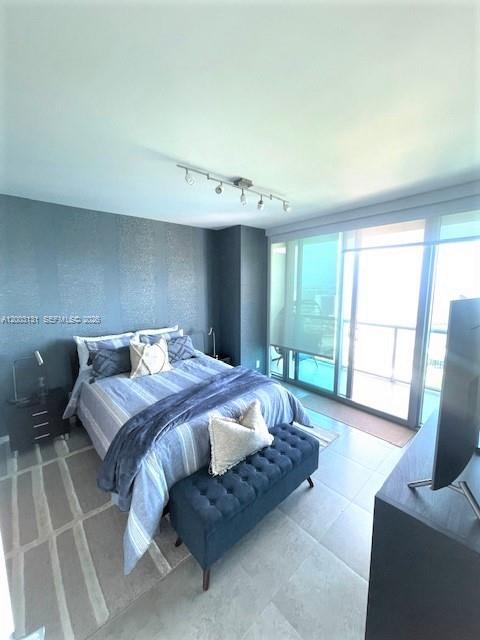 image Marina Blue29