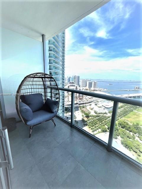 image Marina Blue30