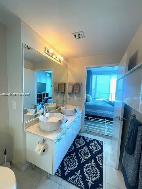 image Marina Blue35