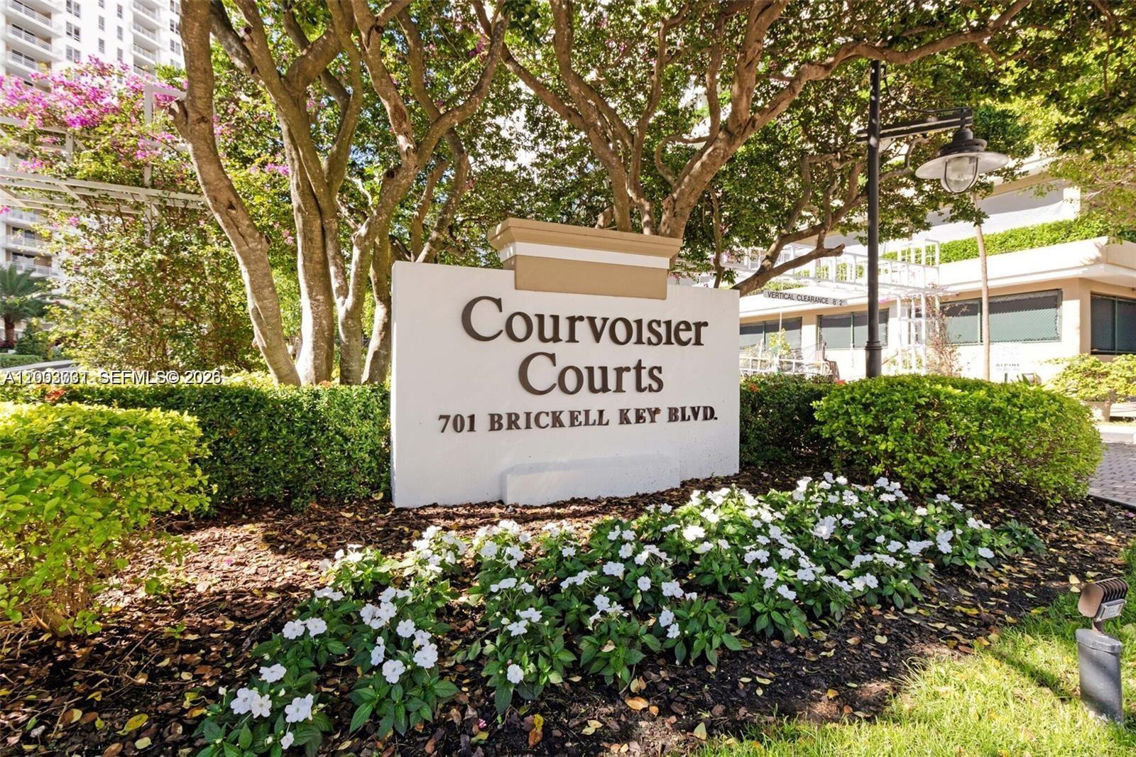 image Courvoisier Courts32