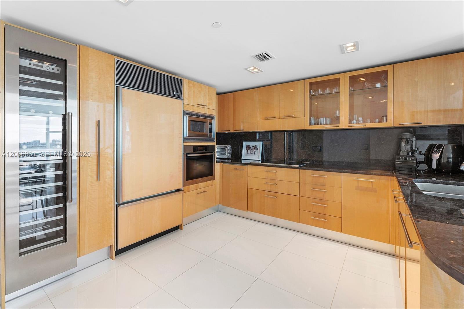 6801 Collins Ave #PH01/02 Miami Beach, FL 33141