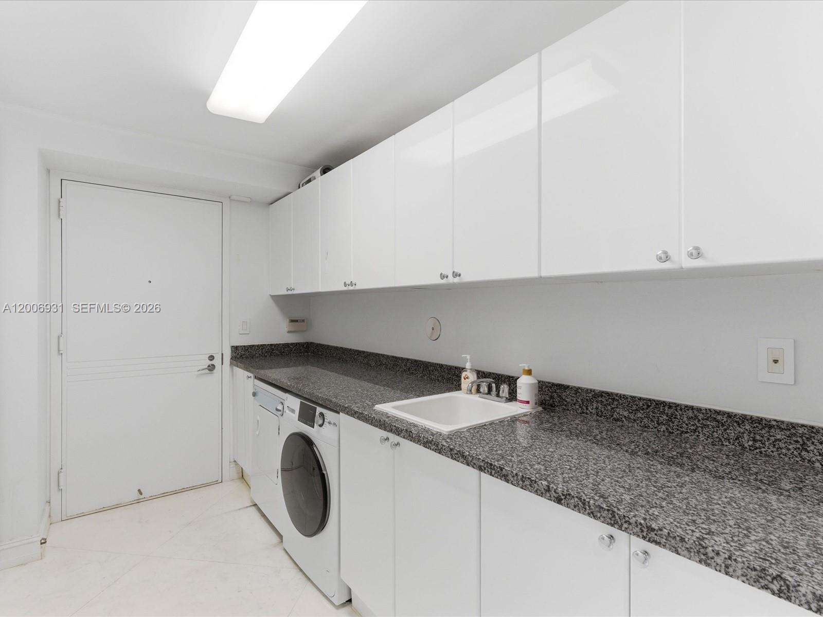 17875 Collins Ave #1501 Sunny Isles Beach, FL 33160