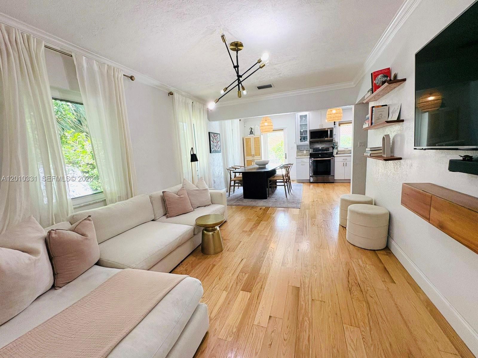 11 Veragua Ave Coral Gables, FL 33134