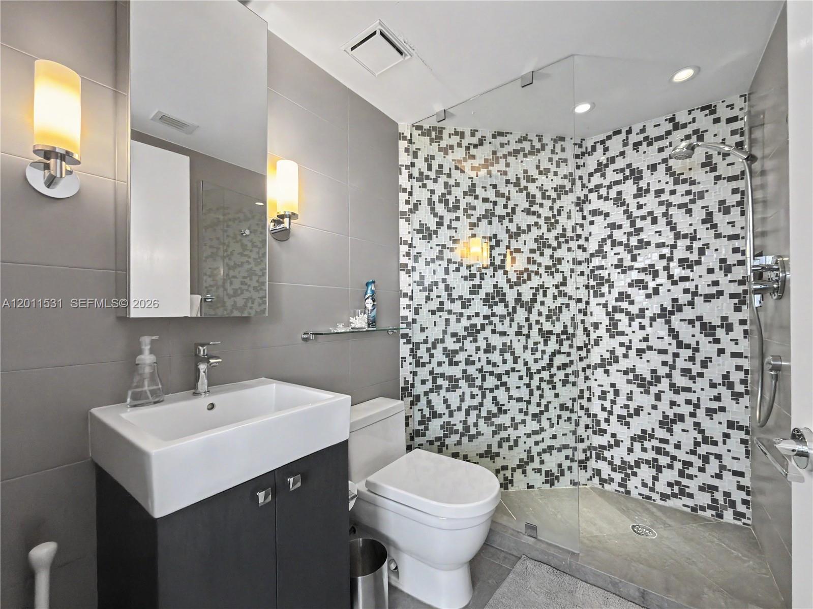 17555 Collins Ave #2501 Sunny Isles Beach, FL 33160
