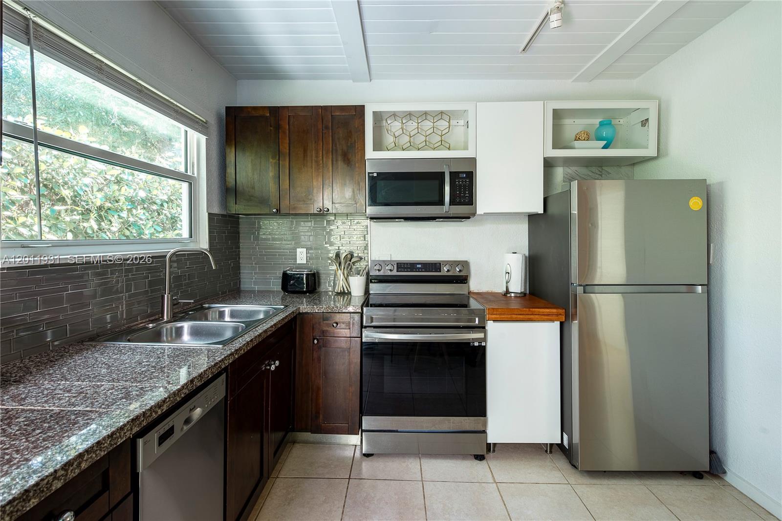 3655 Oak Ave #3655 Miami, FL 33133