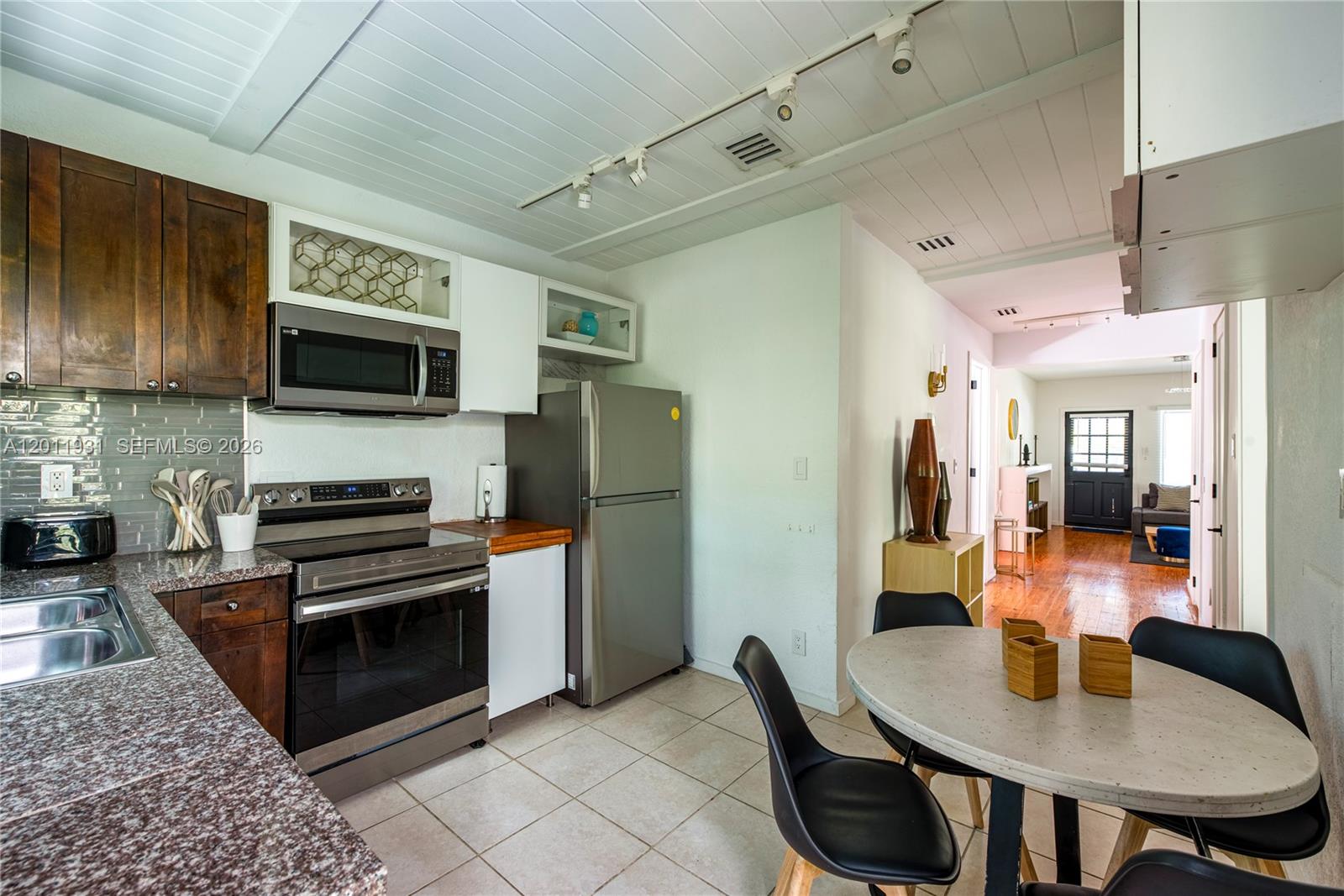 3655 Oak Ave #3655 Miami, FL 33133