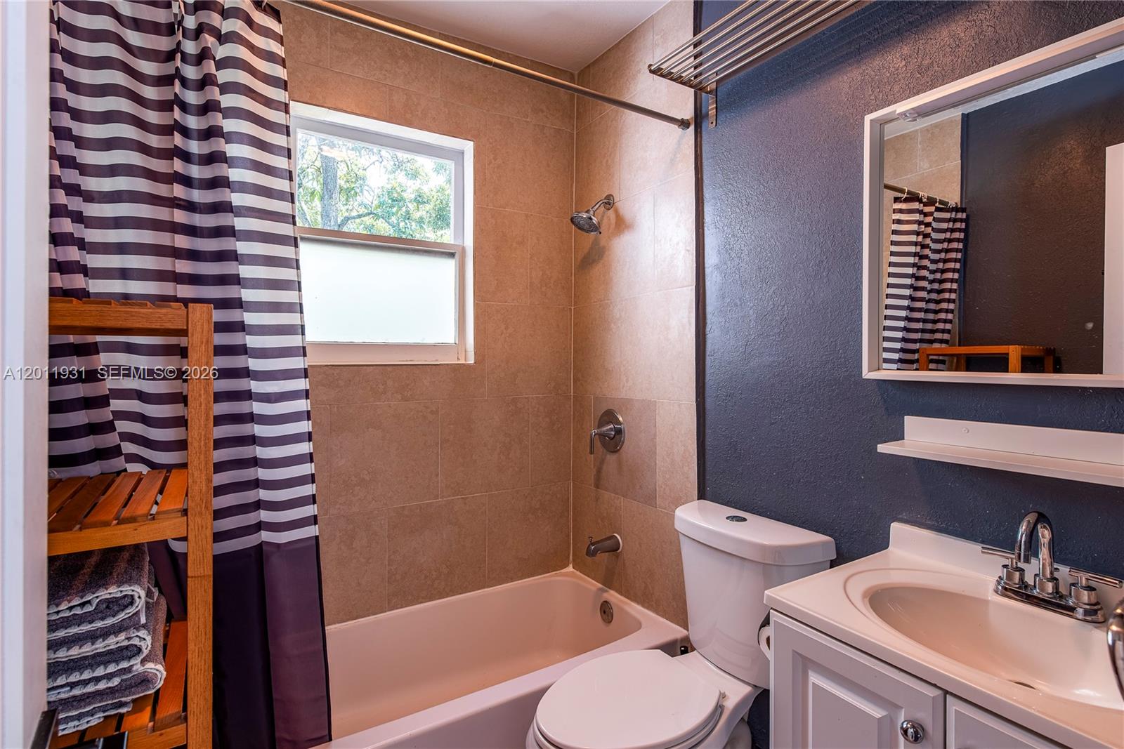 3655 Oak Ave #3655 Miami, FL 33133