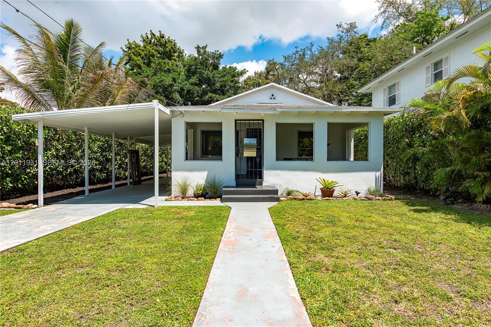 3655 Oak Ave #3655 Miami, FL 33133