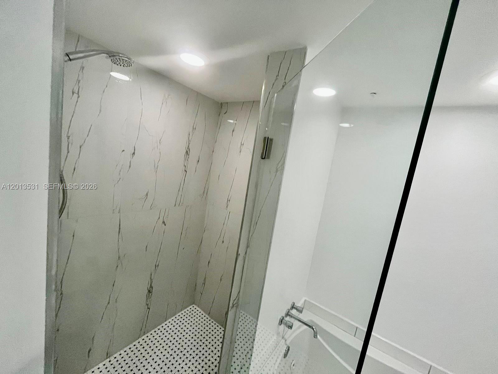 image 500 Brickell West6