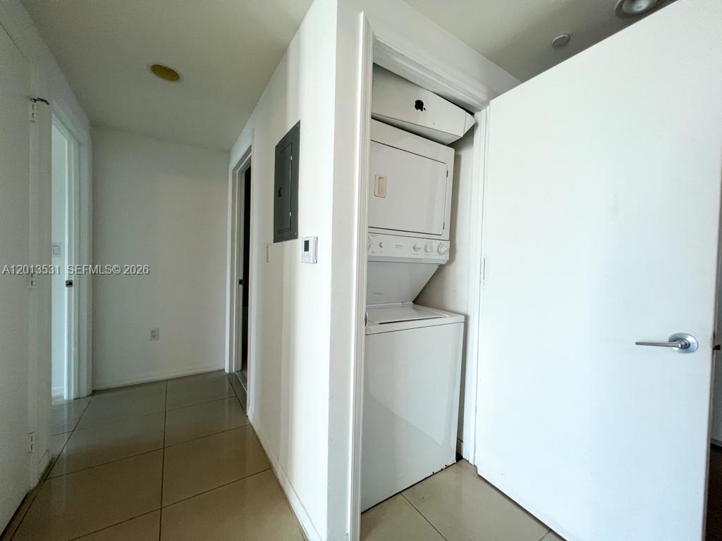 image 500 Brickell West7