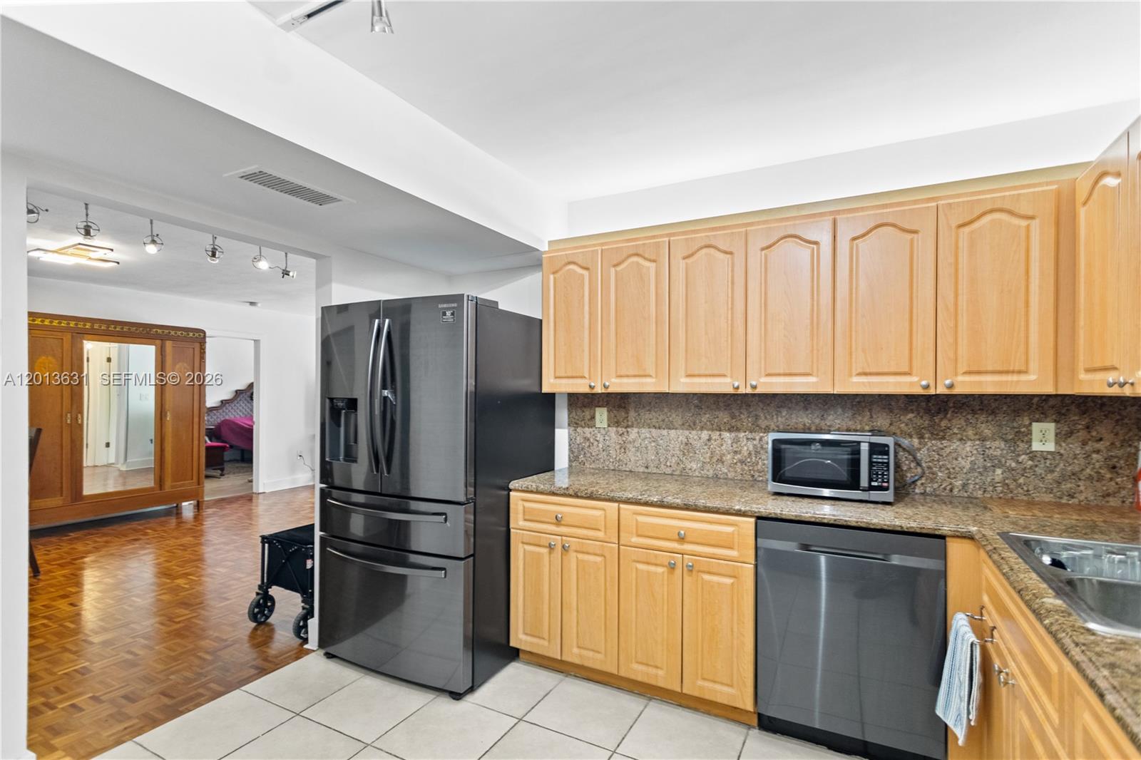 101 Ocean Ln Dr #209 Key Biscayne, FL 33149
