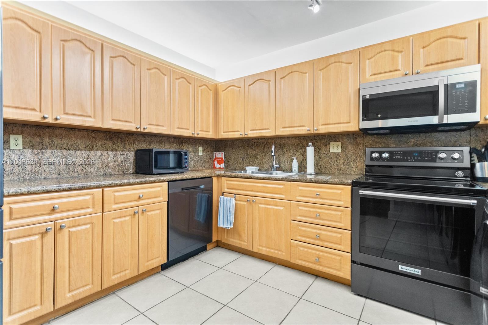 101 Ocean Ln Dr #209 Key Biscayne, FL 33149