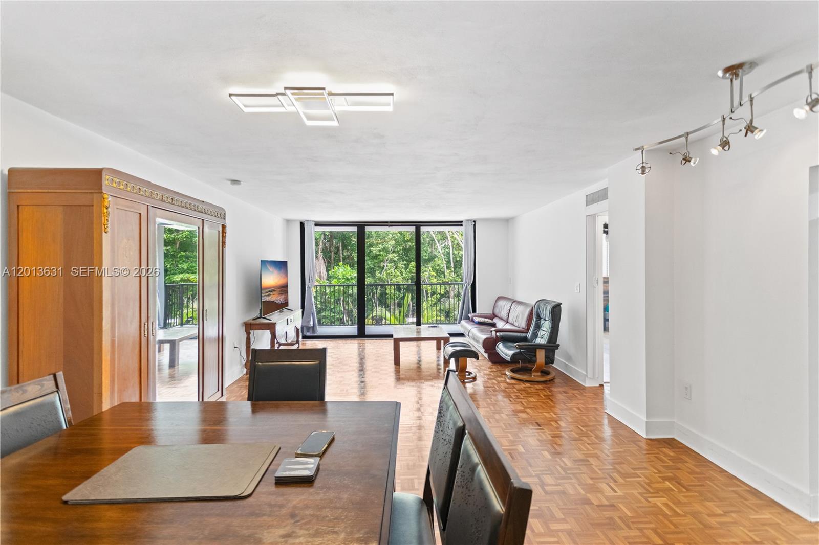 101 Ocean Ln Dr #209 Key Biscayne, FL 33149