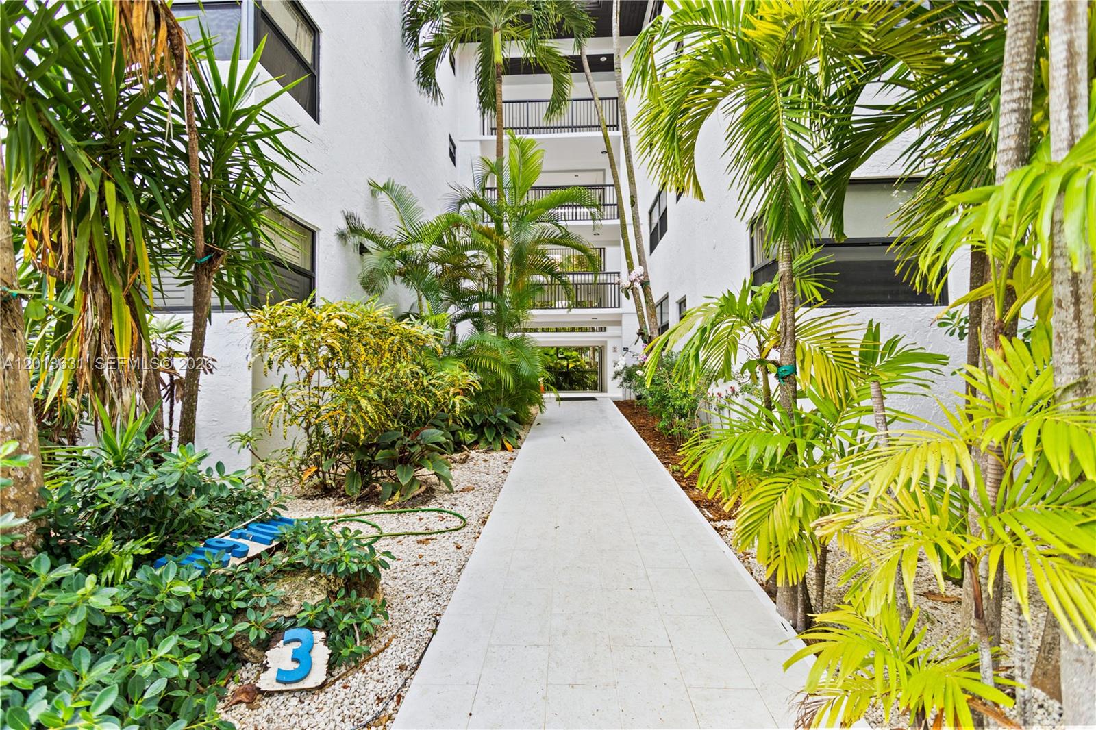 101 Ocean Ln Dr #209 Key Biscayne, FL 33149