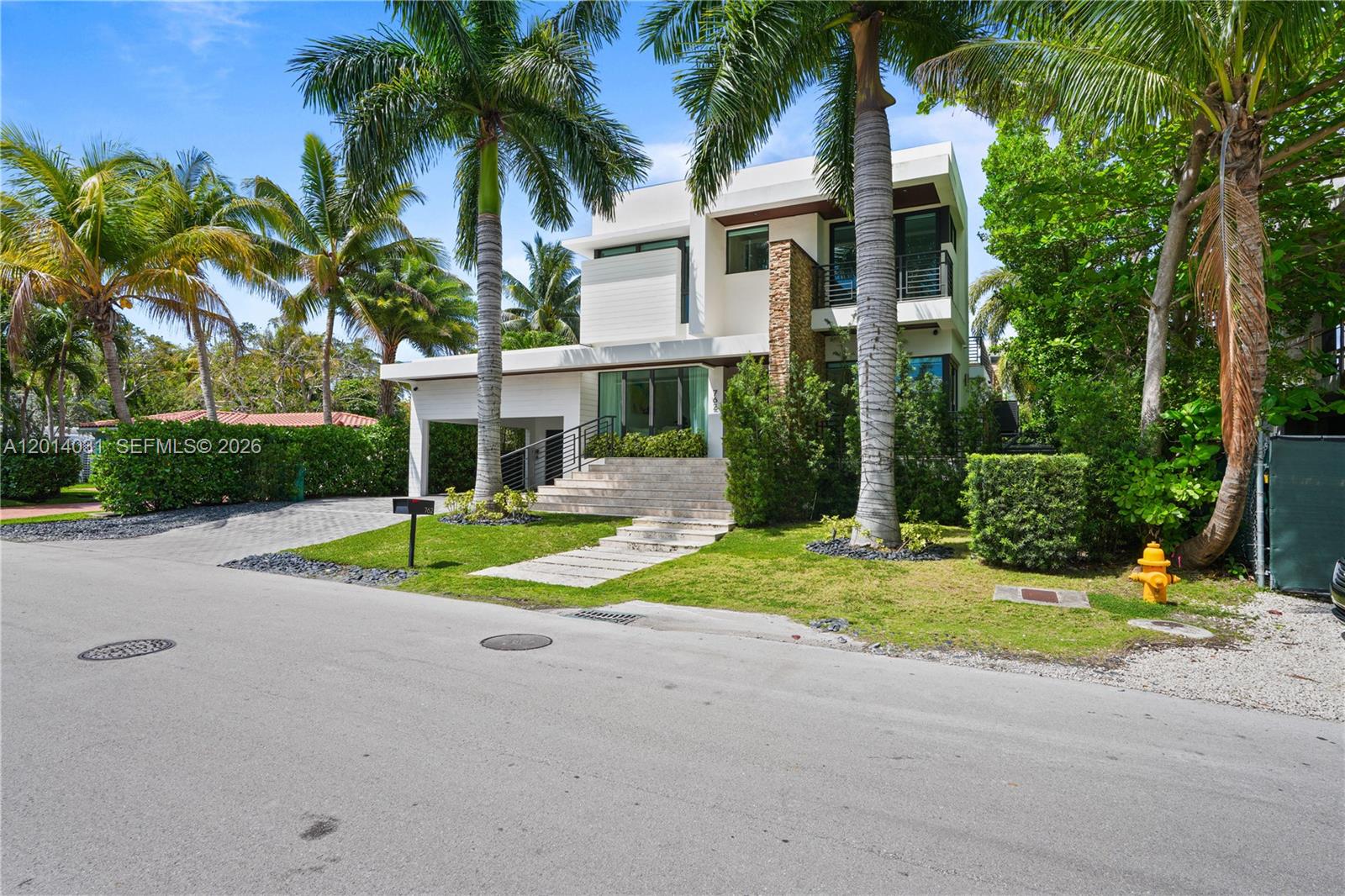 762 Fernwood Rd Key Biscayne, FL 33149