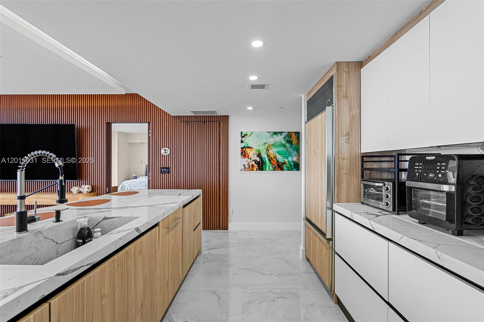 465 Brickell Ave #3301 Miami, FL 33131