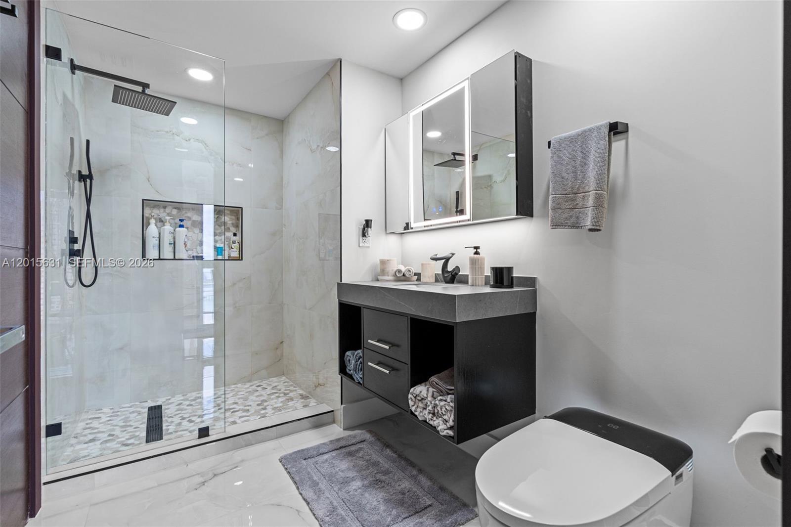 465 Brickell Ave #3301 Miami, FL 33131