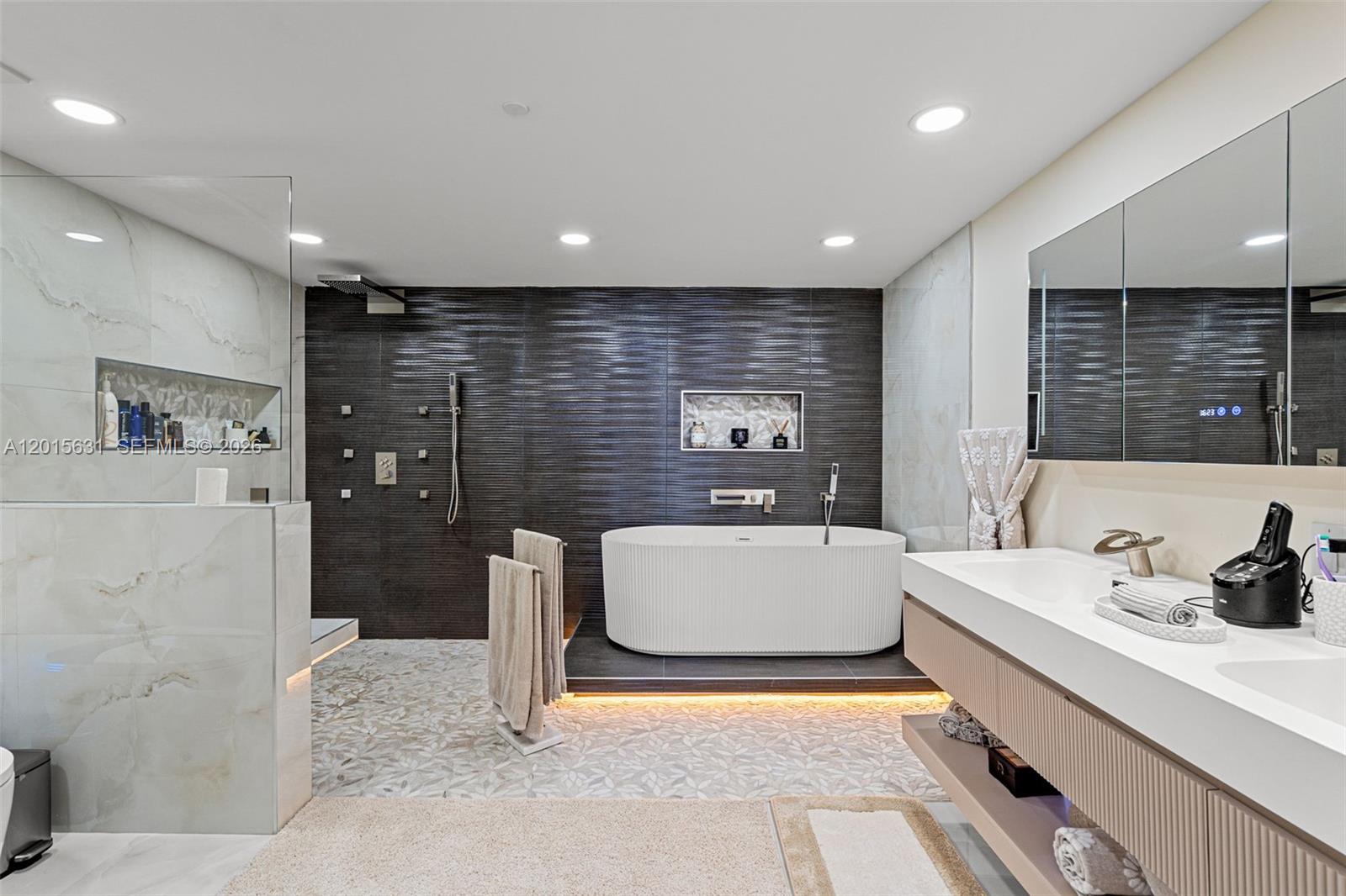 465 Brickell Ave #3301 Miami, FL 33131