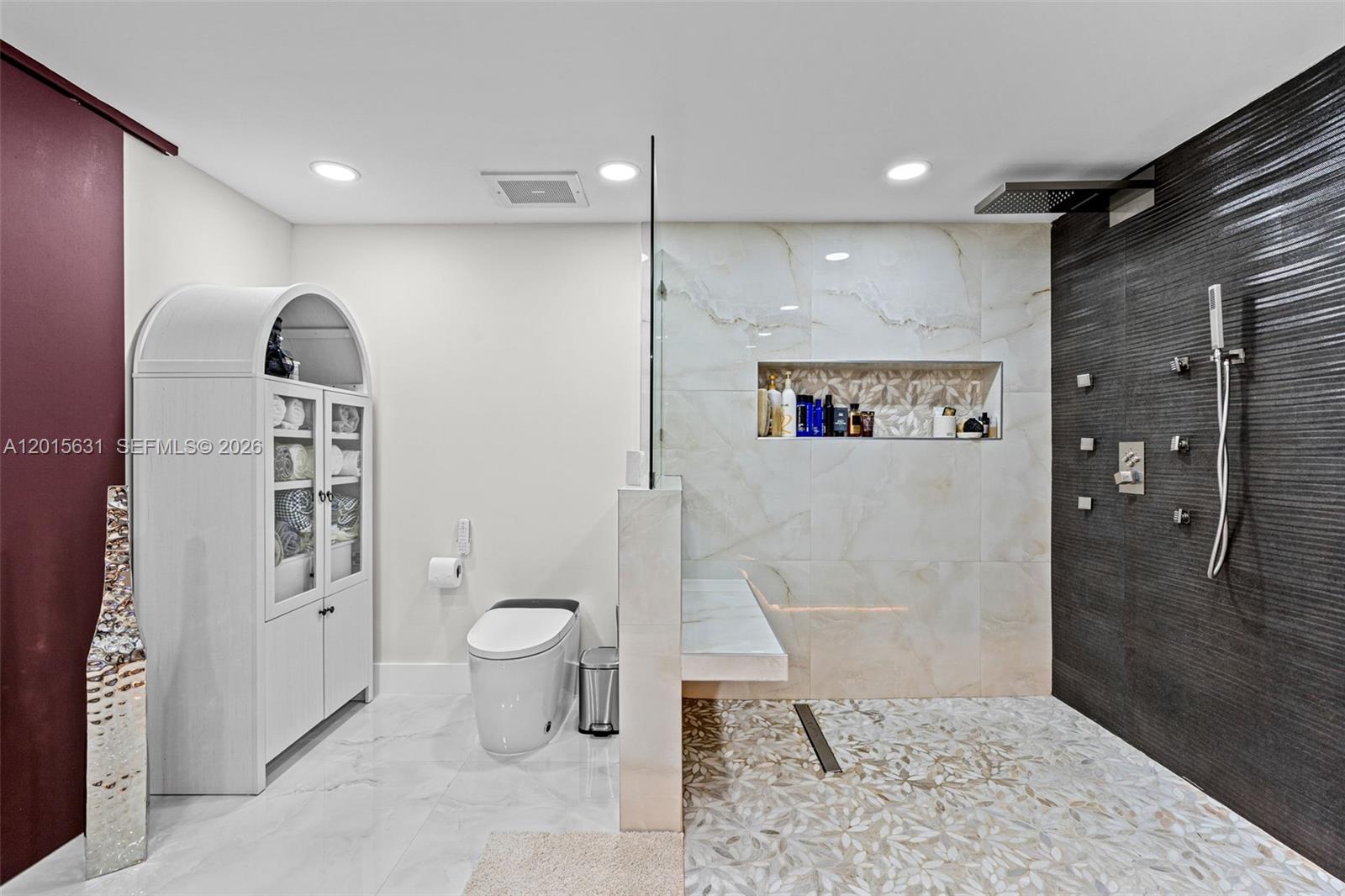 465 Brickell Ave #3301 Miami, FL 33131
