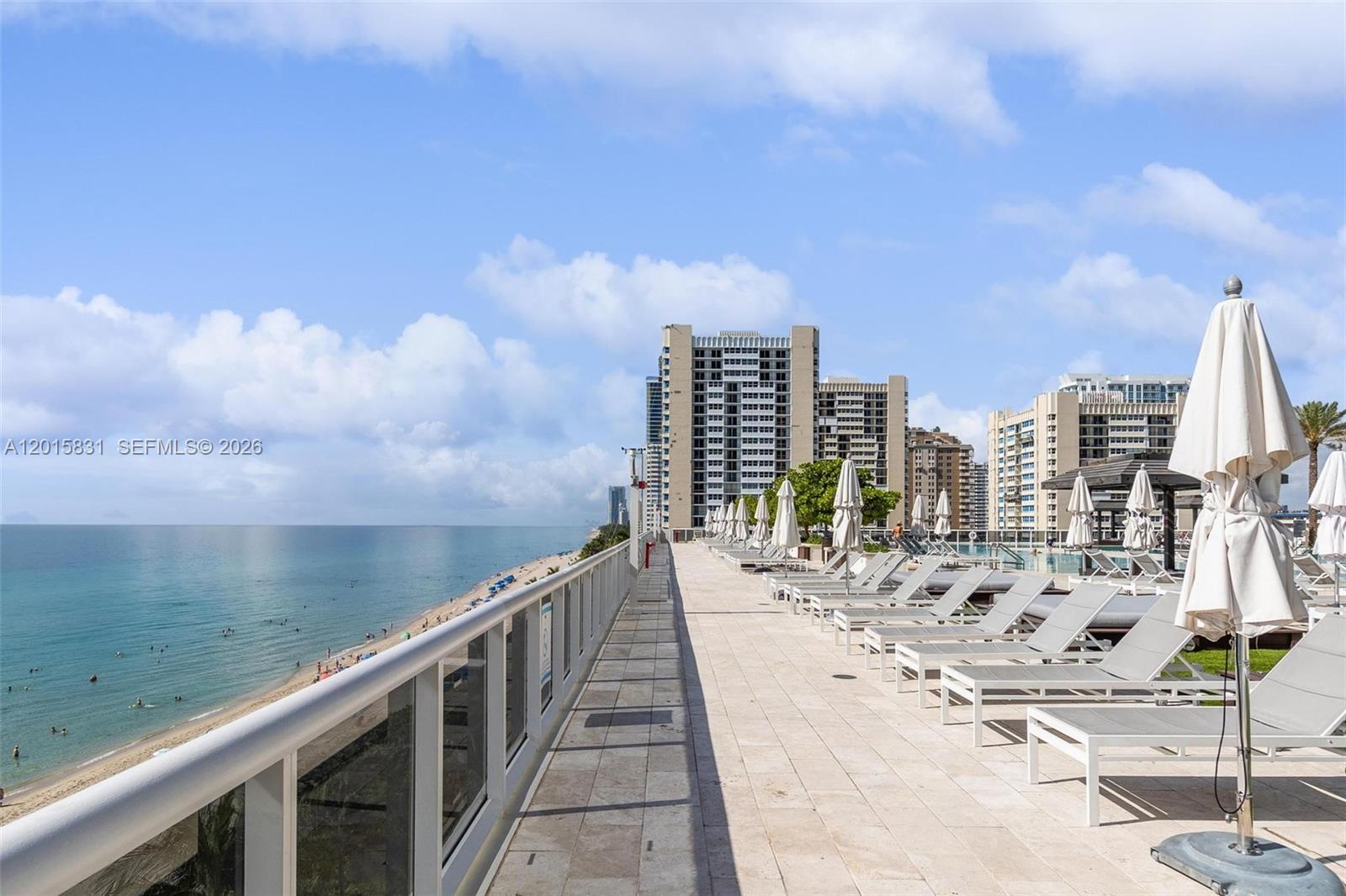 image Beach Club 266