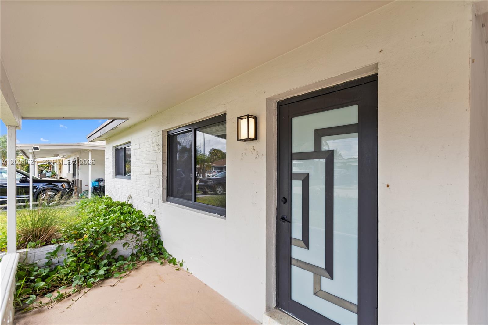 3743 NE 16th Ter