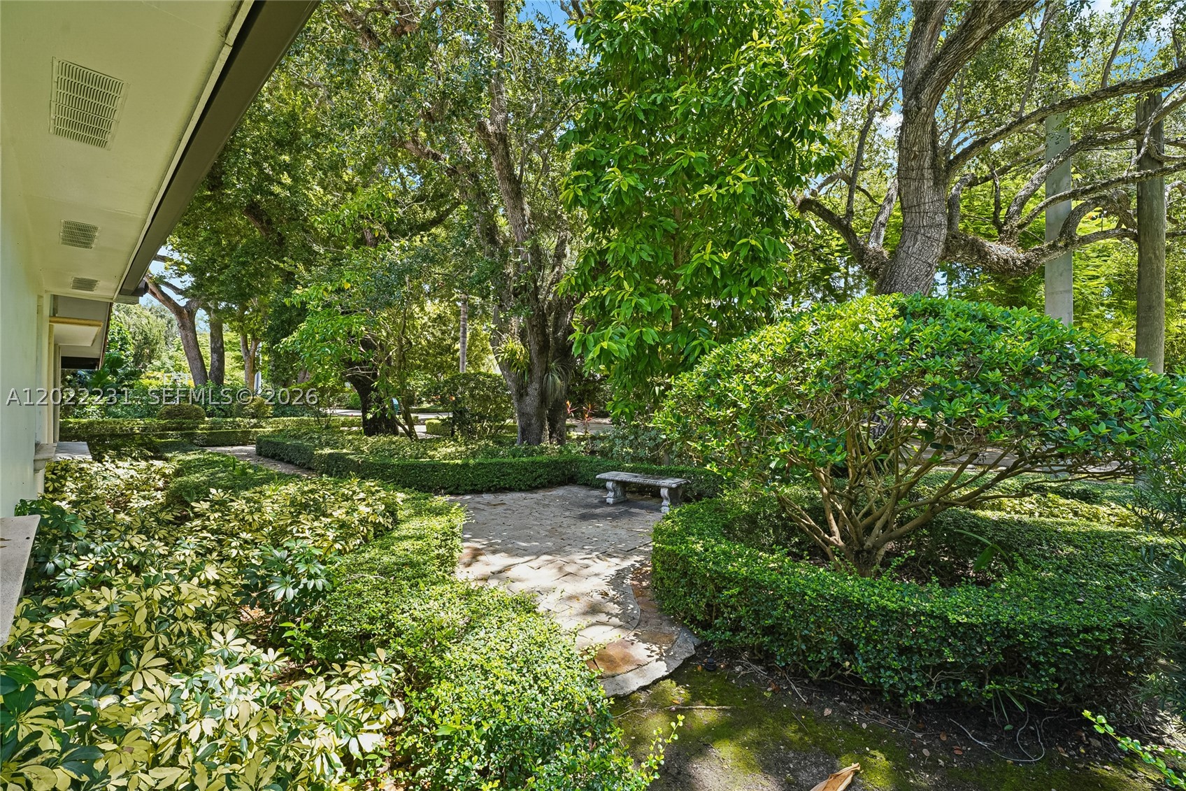 7980 SW 52nd Ave Miami, FL 33143