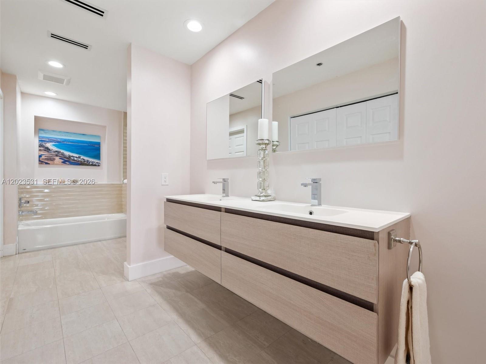 2425 Fisher Is Dr #5205 Miami Beach, FL 33109