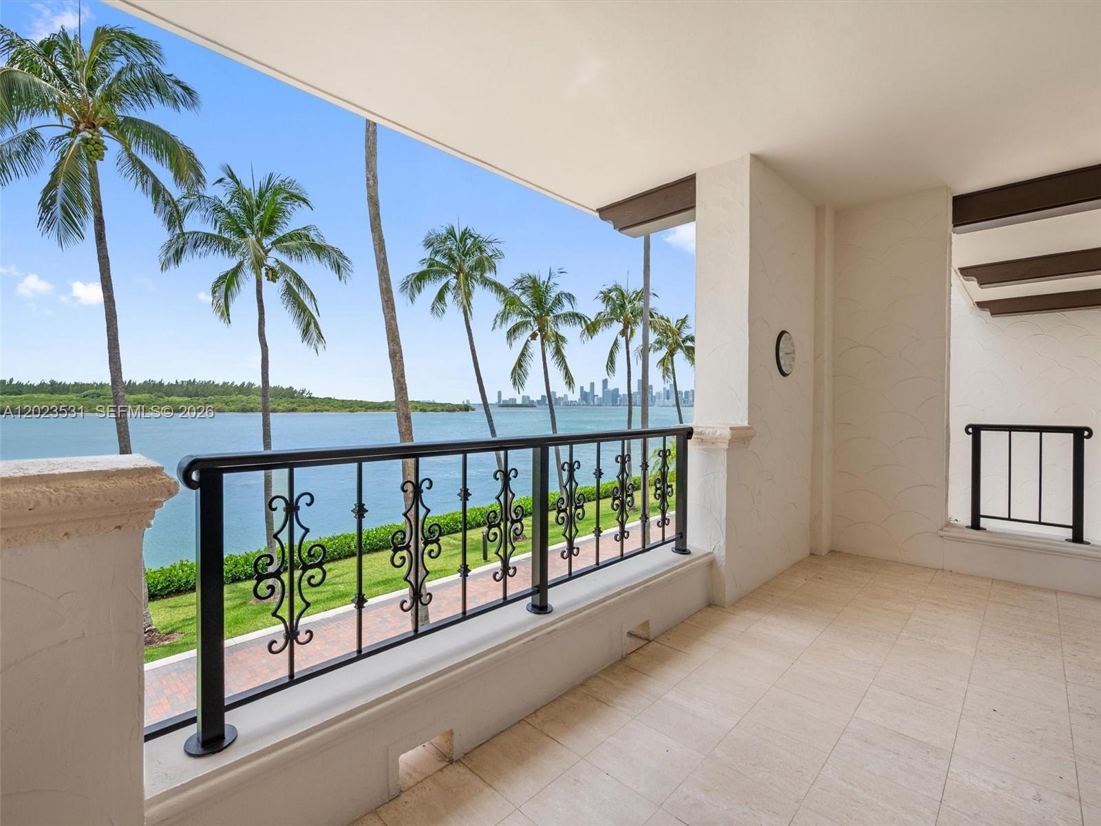2425 Fisher Is Dr #5205 Miami Beach, FL 33109