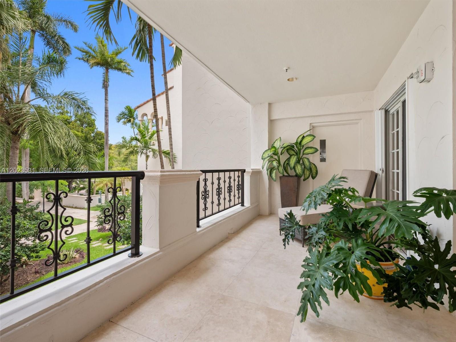 2425 Fisher Is Dr #5205 Miami Beach, FL 33109