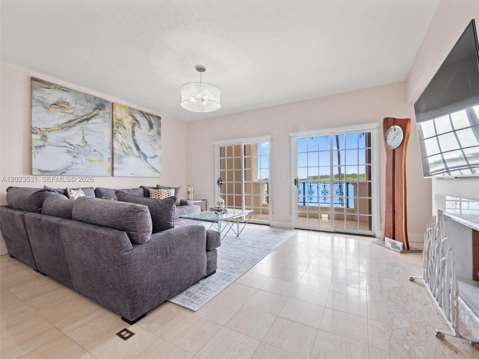 2425 Fisher Is Dr #5205 Miami Beach, FL 33109