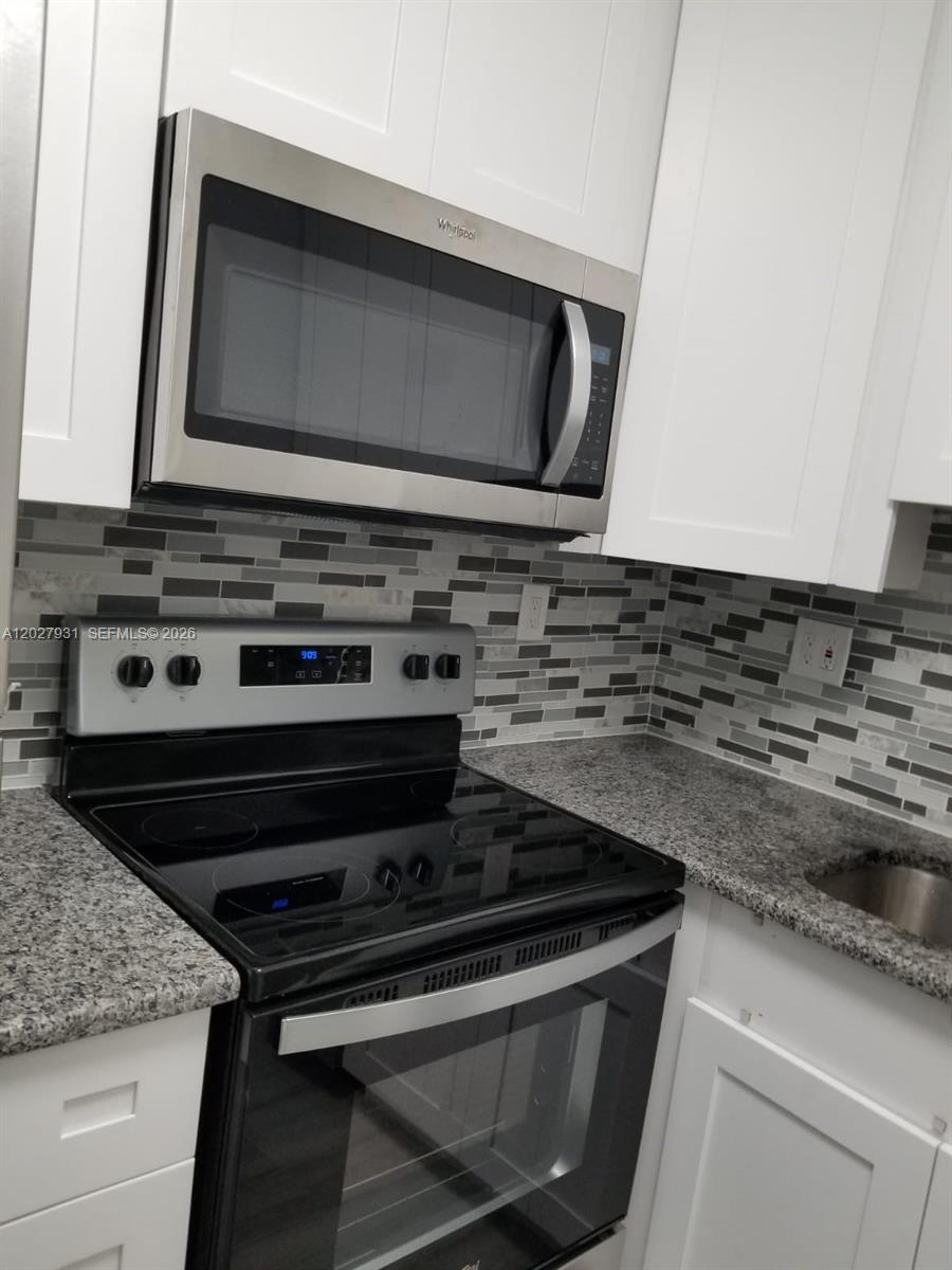 2990 NE 16th #105