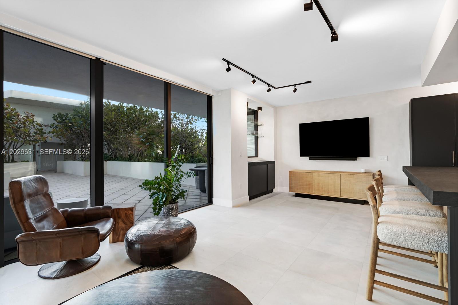 5875 Collins Ave #501 Miami Beach, FL 33140