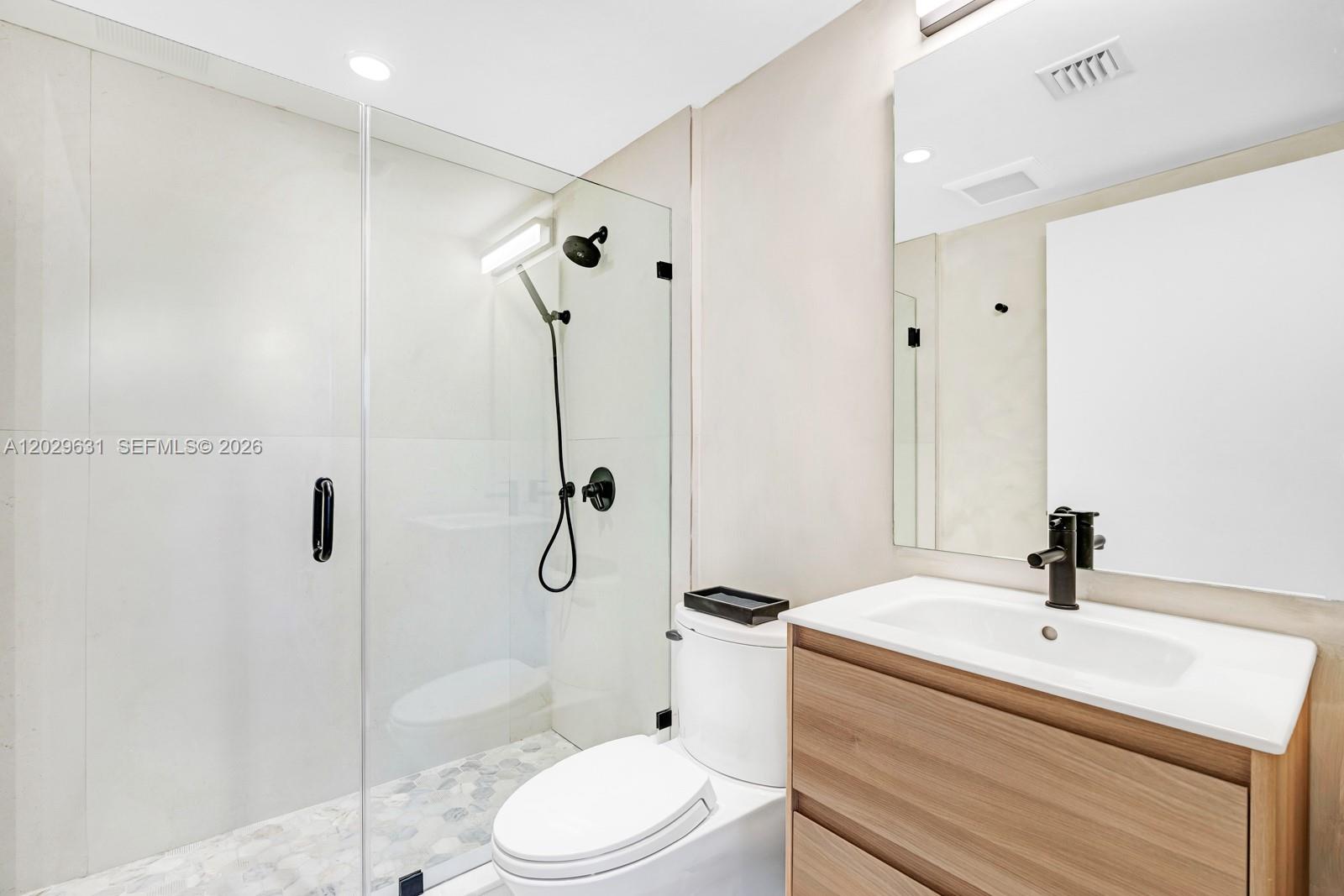 5875 Collins Ave #501 Miami Beach, FL 33140