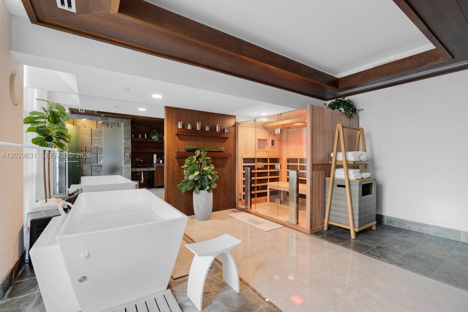 5875 Collins Ave #501 Miami Beach, FL 33140