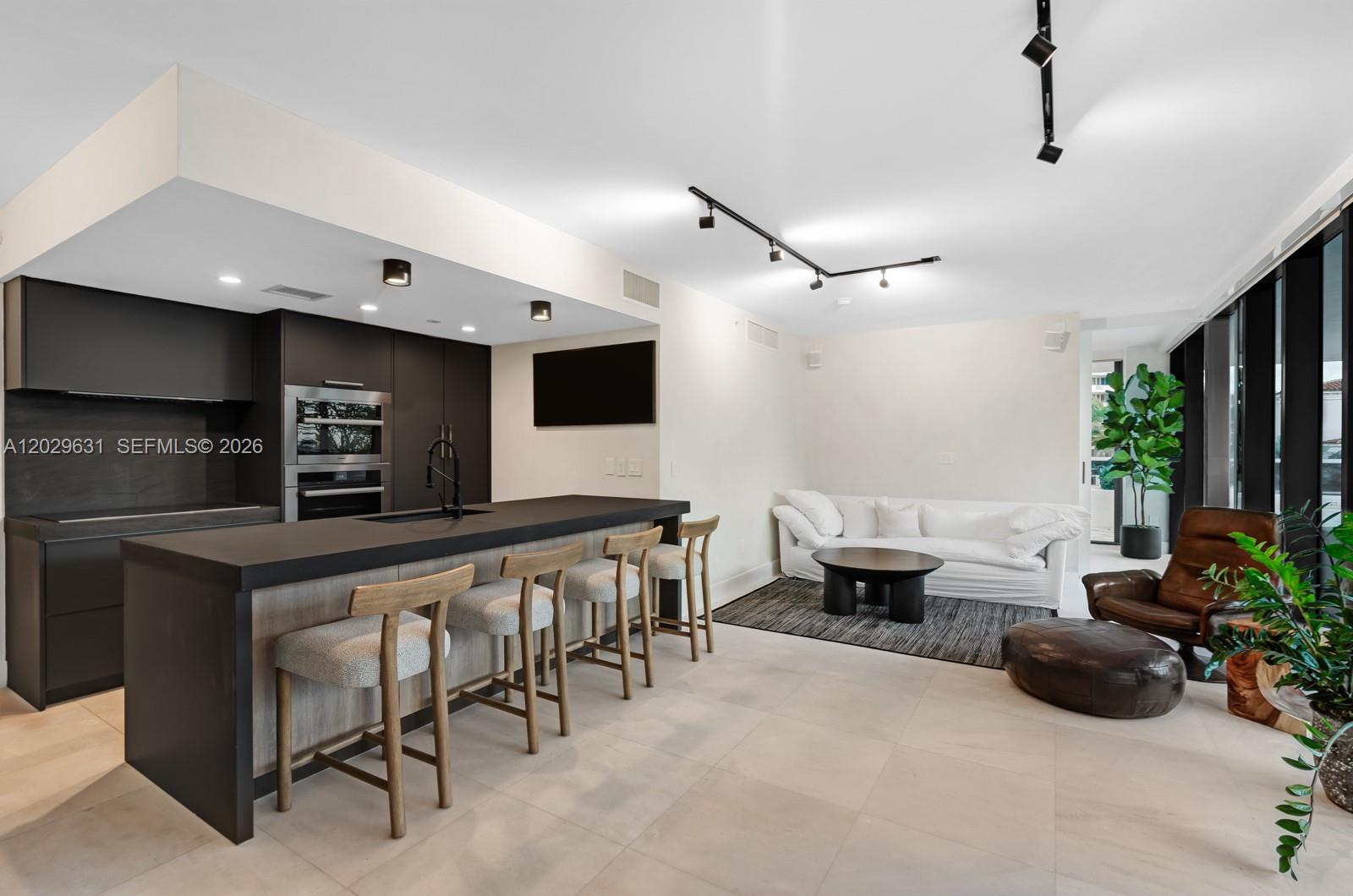5875 Collins Ave #501 Miami Beach, FL 33140