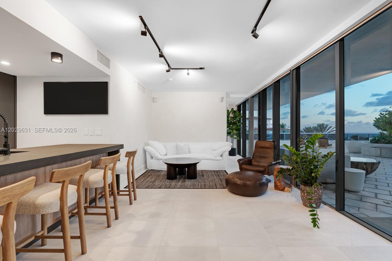 5875 Collins Ave #501 Miami Beach, FL 33140