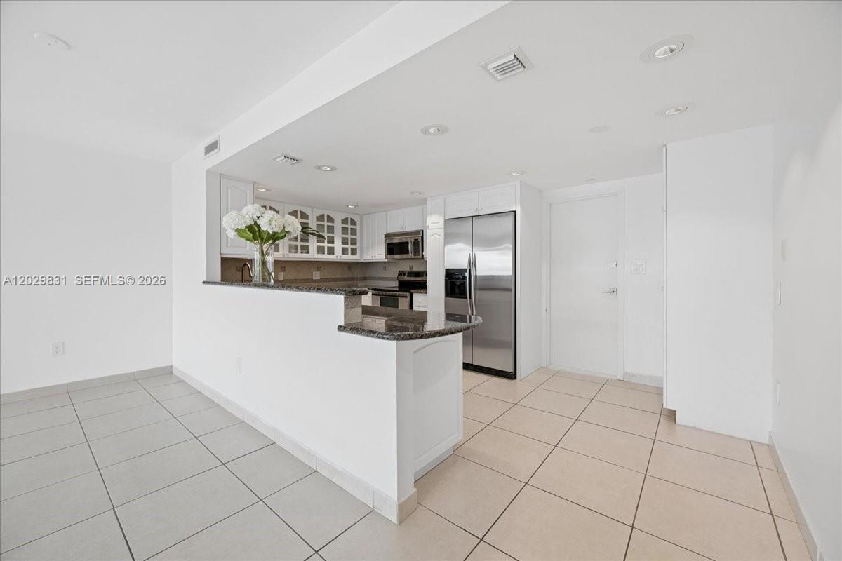 199 Ocean Ln Dr #911 Key Biscayne, FL 33149