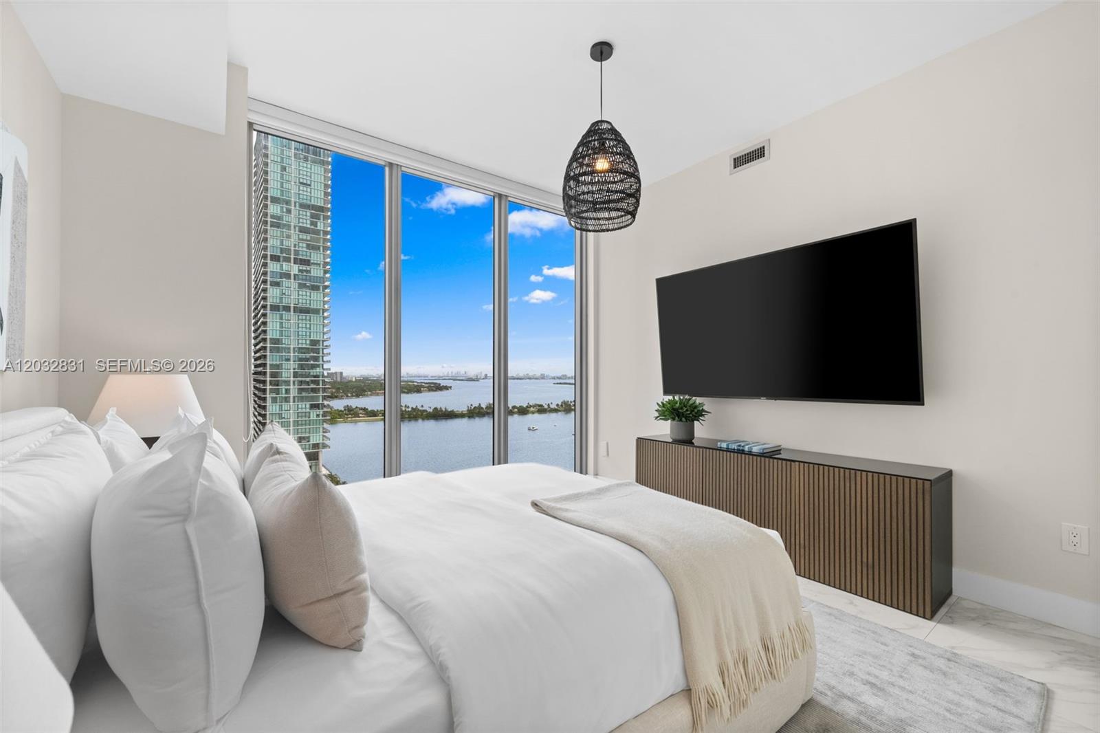 2900 NE 7th #1902 Miami, FL 33137